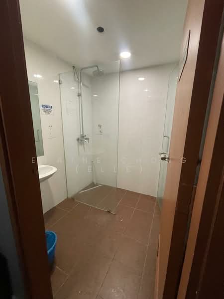 Rumah Niaga untuk Disewa di Bukit Bintang (KL City Centre) - Elaine Chong (Elle) - Bathroom - PropertyGuru.com.my