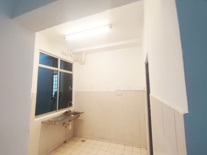 Apartment for Rent at Pangsapuri Lagoon Perdana - Max Low - Interior - PropertyGuru.com.my