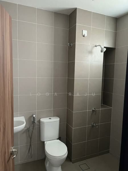 2-storey Terraced House for Rent in Bandar Bukit Raja (Klang) - Loga Raju - Bathroom - PropertyGuru.com.my