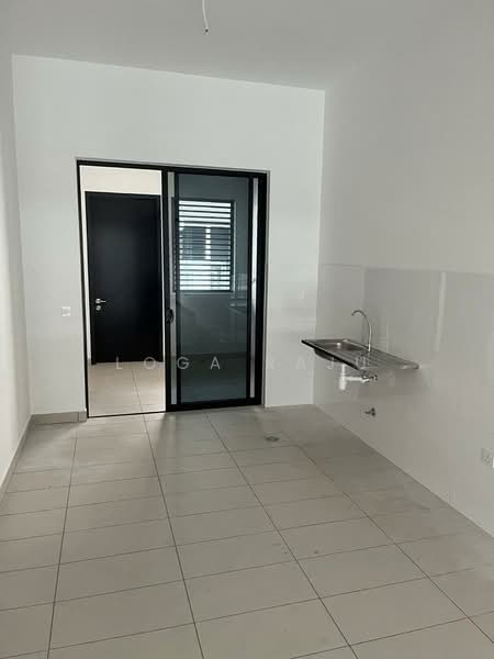 2-storey Terraced House for Rent in Bandar Bukit Raja (Klang) - Loga Raju - Kitchen - PropertyGuru.com.my