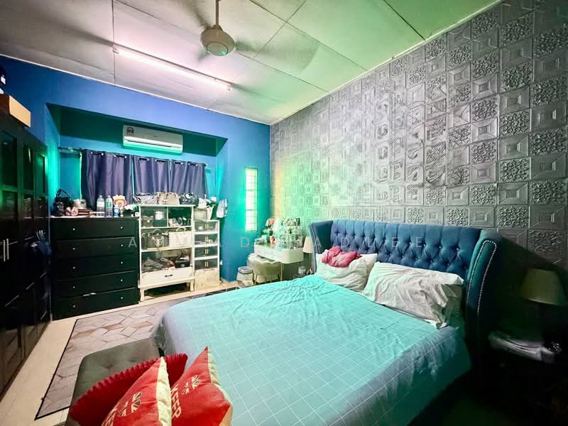 2-storey Terraced House for Sale in Taman Dato Demang (Seri Kembangan) - Ahmad Fadlee - PropertyGuru.com.my