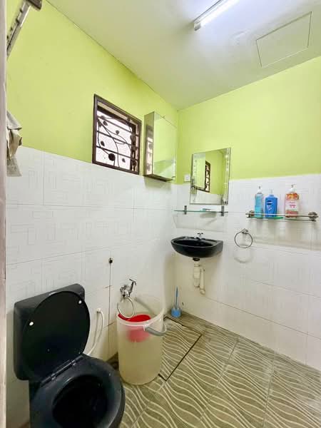 2-storey Terraced House for Sale in Taman Dato Demang (Seri Kembangan) - Ahmad Fadlee - PropertyGuru.com.my