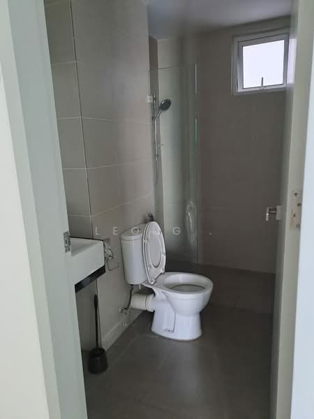 Kondominium untuk Disewa di Tropicana Bay Residences - Leong . - Bathroom - PropertyGuru.com.my
