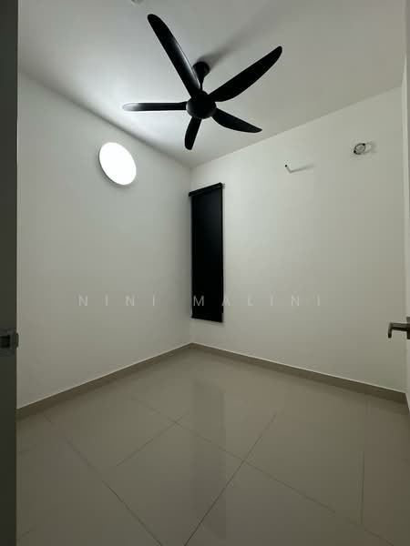 Servis Apartment untuk Disewa di Bayu Residensi - Nini Malini - 2nd Bedroom - PropertyGuru.com.my