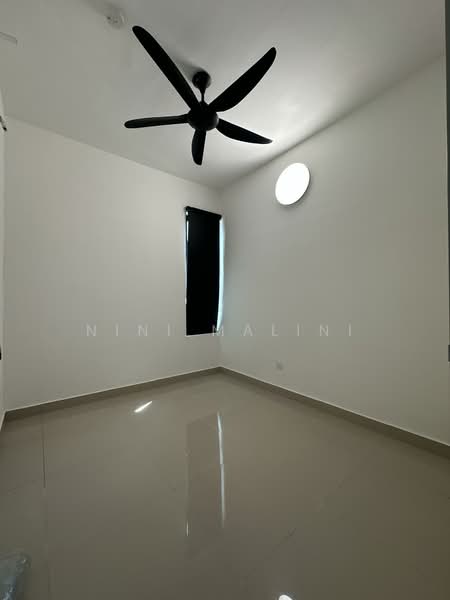 Servis Apartment untuk Disewa di Bayu Residensi - Nini Malini - 3rd Bedroom - PropertyGuru.com.my