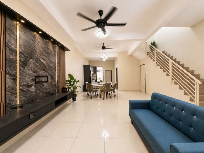 Rumah Teres 2 Tingkat untuk Dijual di Bandar Layangkasa (Pasir Gudang) - Zira . - Living Room - PropertyGuru.com.my