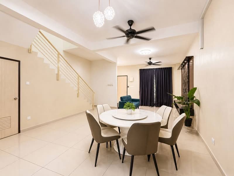 Rumah Teres 2 Tingkat untuk Dijual di Bandar Layangkasa (Pasir Gudang) - Zira . - Living Room - PropertyGuru.com.my