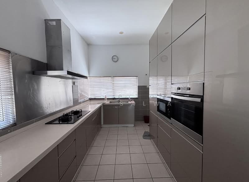 Semi-Detached House for Rent in Cyberjaya (Selangor) - Siti Salwa - Kitchen - PropertyGuru.com.my