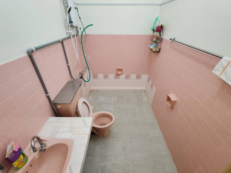 Rumah Berkembar untuk Dijual di Jalan Ipoh (Kuala Lumpur) - Cammy N - Bathroom - PropertyGuru.com.my