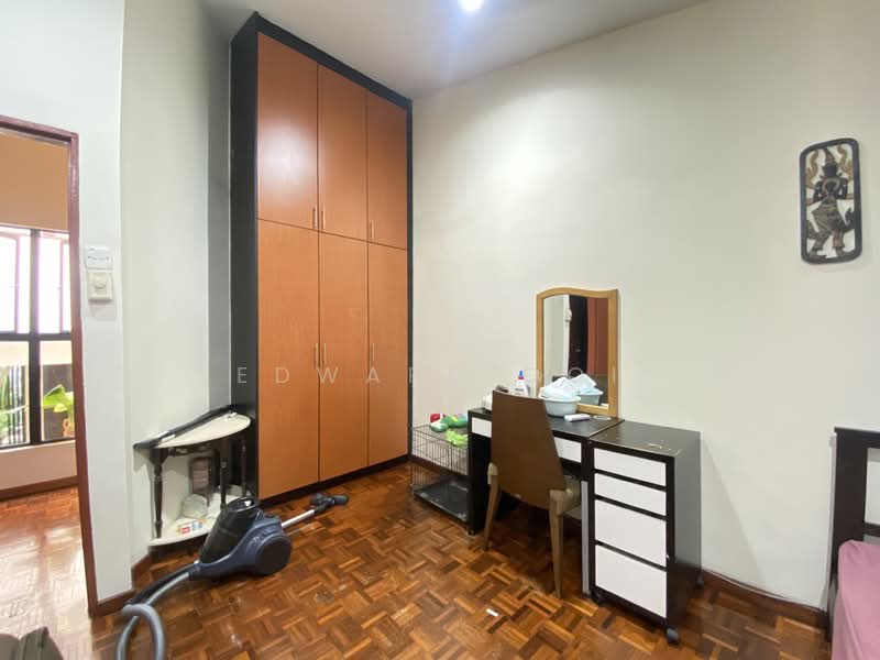 2-storey Terraced House for Rent in Taman Bukit Desa (Taman Desa) - Edward Ooi - Bedroom - PropertyGuru.com.my