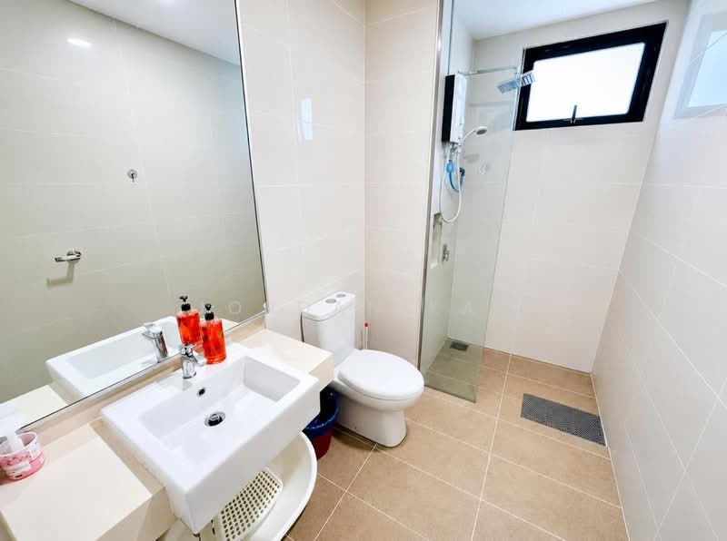 Service Residence for Rent at Southkey Mosaic - Jordan Kau - Bathroom - PropertyGuru.com.my
