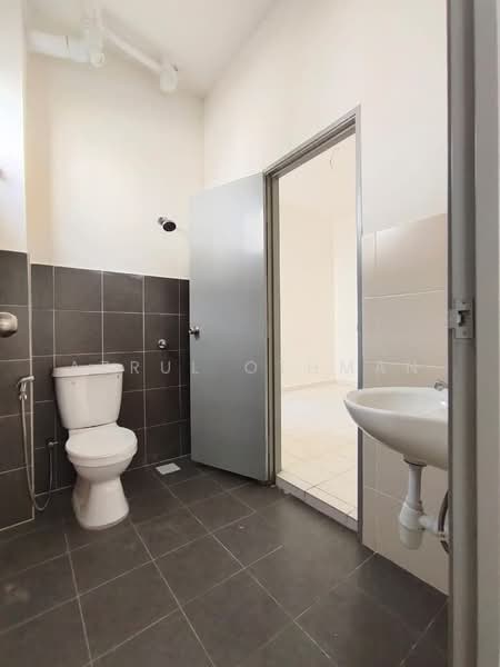 2-storey Terraced House for Sale in Lukut (Negeri Sembilan) - Azrul Othman - Bathroom - PropertyGuru.com.my