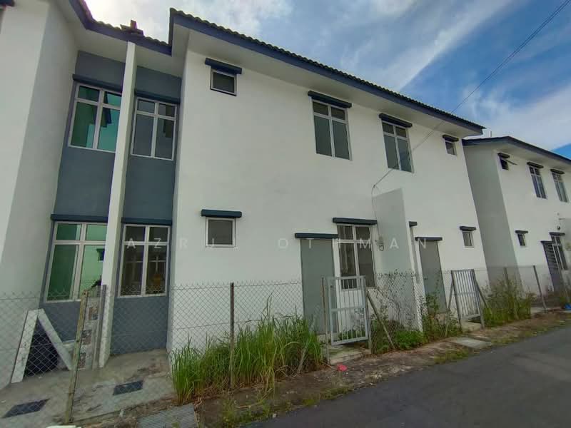 2-storey Terraced House for Sale in Lukut (Negeri Sembilan) - Azrul Othman - Exterior - PropertyGuru.com.my