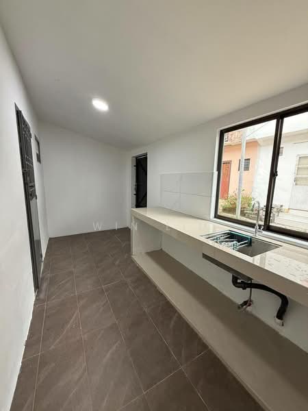 Rumah Teres 2 Tingkat untuk Dijual di Taman Scientex Pasir Gudang (Pasir Gudang) - Win Lim - Kitchen - PropertyGuru.com.my
