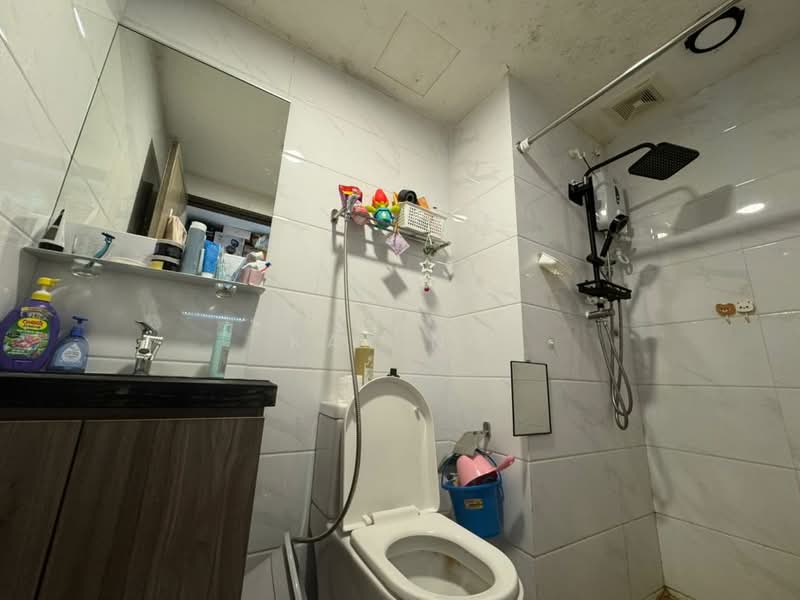 Service Residence for Sale at Country Garden Central Park - Kay Ng - Bathroom - PropertyGuru.com.my