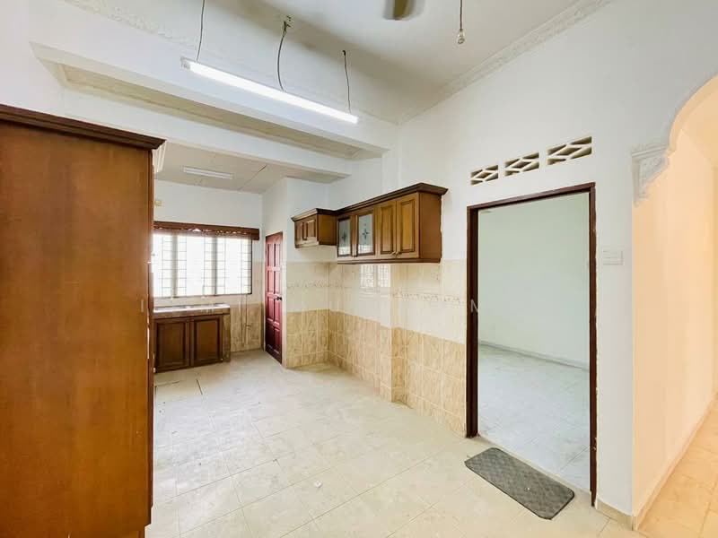 Rumah Teres 2 Tingkat untuk Dijual di Taman Cengal Utama (Paroi) - Ismi Muhammad - Kitchen - PropertyGuru.com.my