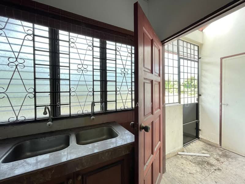 Rumah Teres 2 Tingkat untuk Dijual di Taman Cengal Utama (Paroi) - Ismi Muhammad - Kitchen - PropertyGuru.com.my