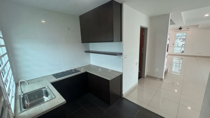 Semi-Detached House for Rent in Kuantan (Pahang) - Azalee Abdullah - Kitchen - PropertyGuru.com.my