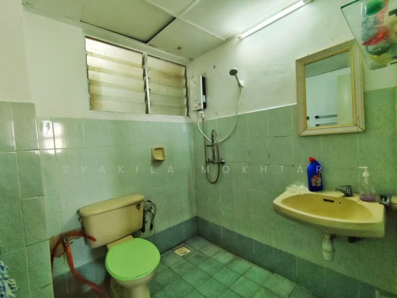 Condominium for Sale at Gurney Heights - Syakila Mokhtar - Bathroom - PropertyGuru.com.my