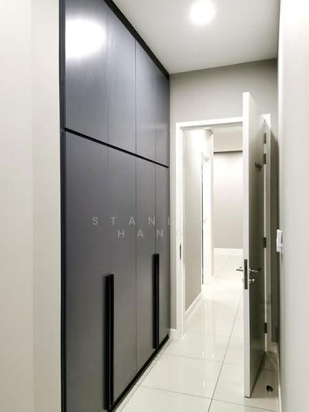 Kediaman Servis untuk Dijual di Le Pavillion - Stanley Hang - Corridor - PropertyGuru.com.my