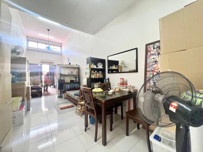 Terraced House for Sale in Bandar Putera 2 (Klang) - Tengku Zairi - Living Room - PropertyGuru.com.my