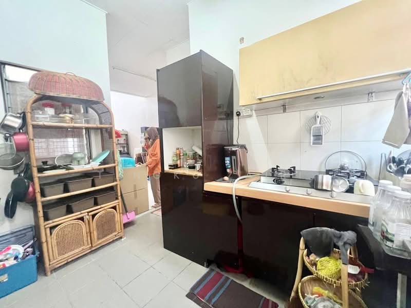 Terraced House for Sale in Bandar Putera 2 (Klang) - Tengku Zairi - Kitchen - PropertyGuru.com.my