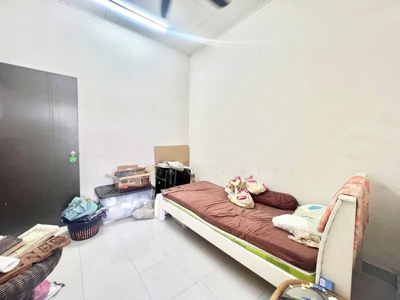 Terraced House for Sale in Bandar Putera 2 (Klang) - Tengku Zairi - Bedroom - PropertyGuru.com.my