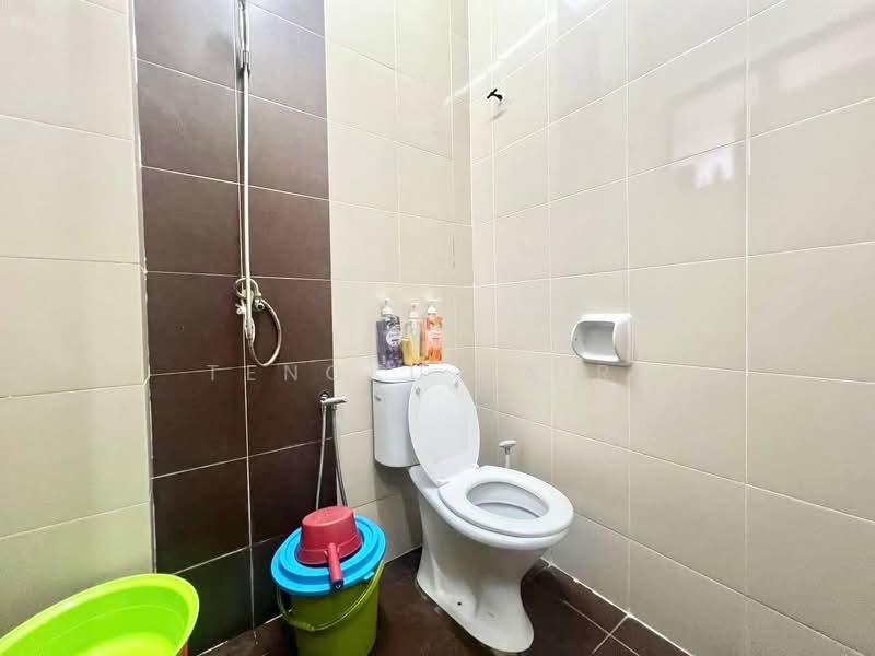 Terraced House for Sale in Bandar Putera 2 (Klang) - Tengku Zairi - Bathroom - PropertyGuru.com.my