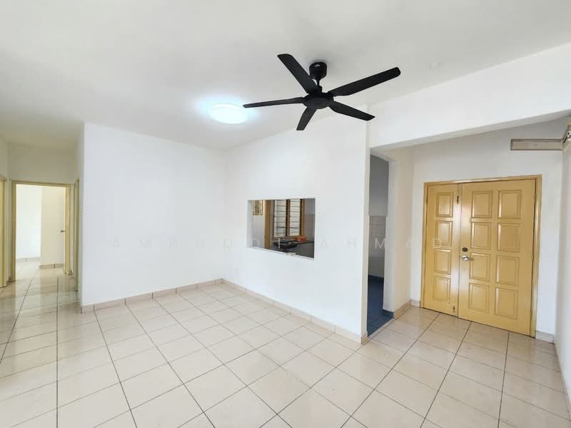Pangsapuri untuk Dijual di Melur Apartment - Amruddi Ahmad - Living Room - PropertyGuru.com.my