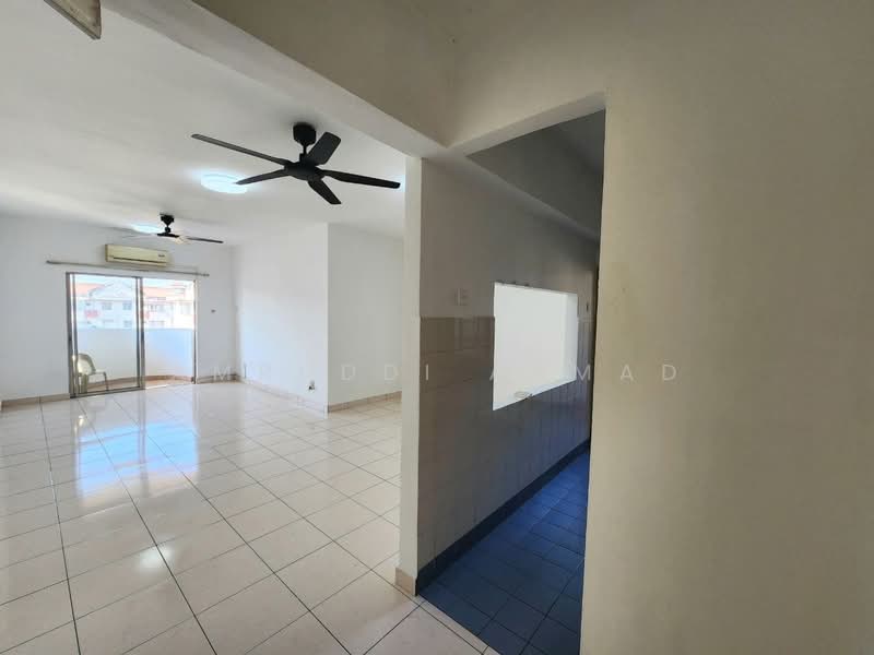 Pangsapuri untuk Dijual di Melur Apartment - Amruddi Ahmad - Living Room - PropertyGuru.com.my