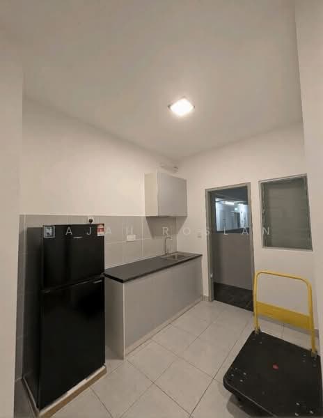 Apartment for Rent at IDAMAN CAHAYA 2 - Najah Roslan - Kitchen - PropertyGuru.com.my