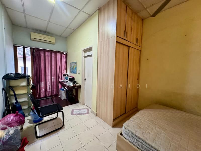 2-storey Terraced House for Sale in Bukit Jelutong (Shah Alam) - Afiqah zaidi - Bedroom - PropertyGuru.com.my
