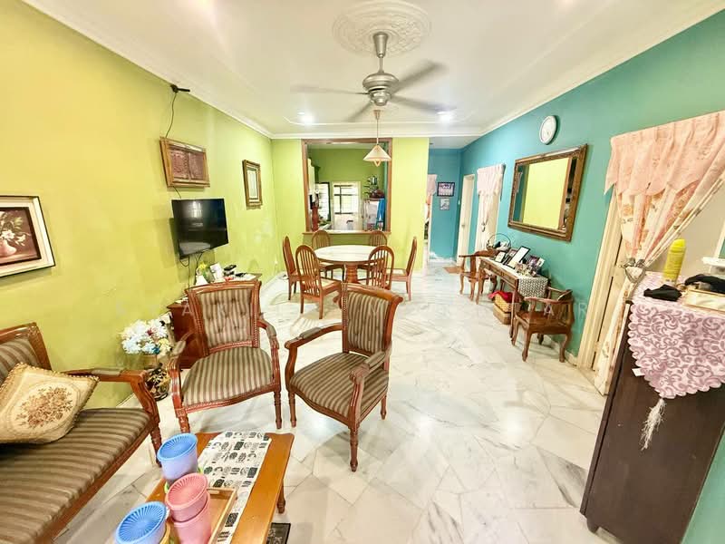 Townhouse for Sale in Alam Damai (Cheras) - Syakila Mokhtar - Living Room - PropertyGuru.com.my