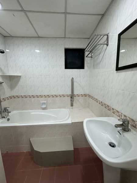 Apartment for Rent at Parkview Towers - Febe Soon - Bathroom - PropertyGuru.com.my