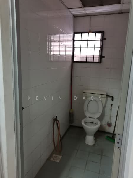 Kedai / Pejabat untuk Dijual di Glenmarie (Selangor) - Kevin Dass - Bathroom - PropertyGuru.com.my