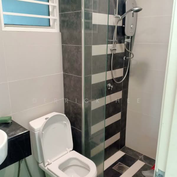 Apartment for Rent at Central Residence @ Sungai Besi - Derrick Hee - Bathroom - PropertyGuru.com.my