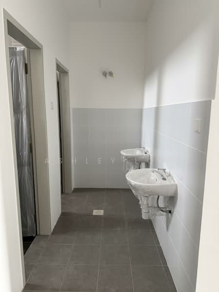Shop for Rent in Setia Ecohill (Semenyih) - Ashley Low - Bathroom - PropertyGuru.com.my