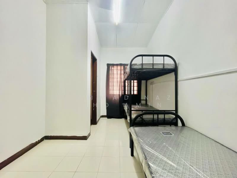 Rumah Teres 2 Tingkat untuk Dijual di Seksyen 7 (Shah Alam) - Muhammad Nazli Mohd Amin - Bedroom - PropertyGuru.com.my