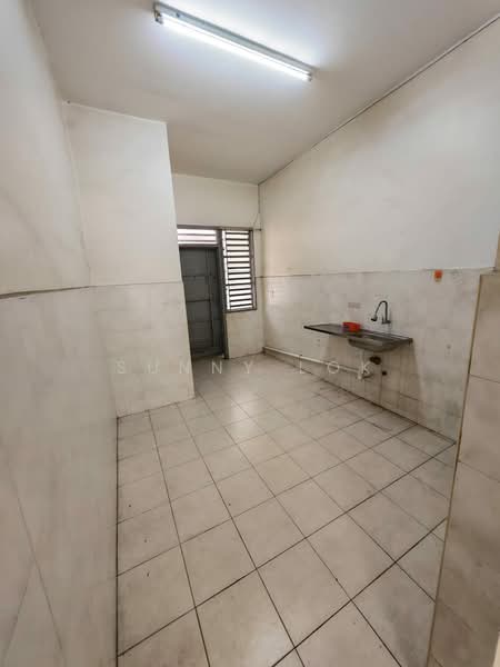 2.5-storey Terraced House for Rent in Taman Manggis Indah (Bukit Mertajam) - Sunny Lok - Kitchen - PropertyGuru.com.my