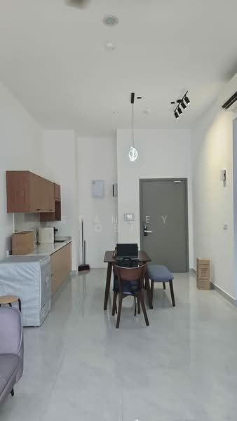 Servis Apartment untuk Disewa di Agile Bukit Bintang - Stanley Obi - Dinning Area - PropertyGuru.com.my