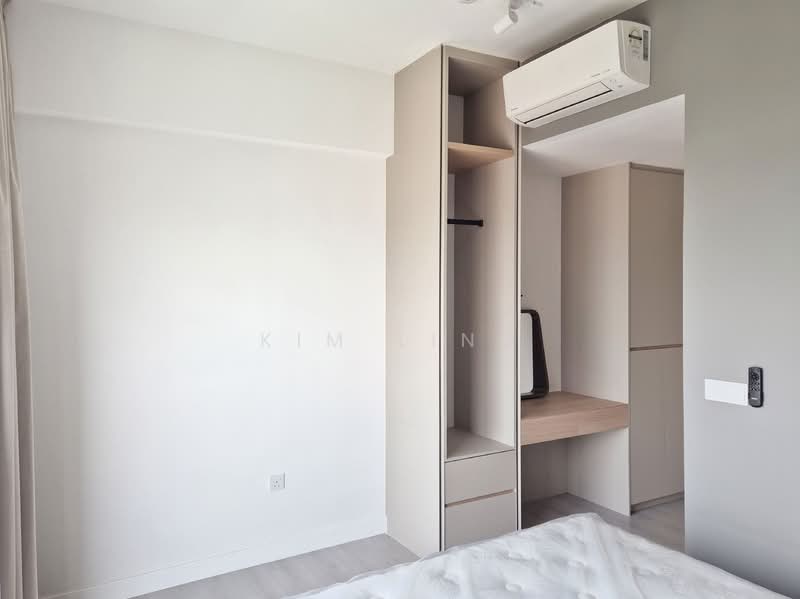 Servis Apartment untuk Disewa di Maya Ara Residences - Kim Ling - Master Bedroom - PropertyGuru.com.my
