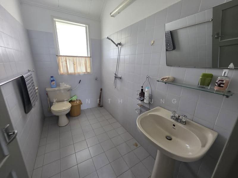 Bungalow House untuk Dijual di Minden Heights (Gelugor) - Kenneth Kung - Bathroom - PropertyGuru.com.my
