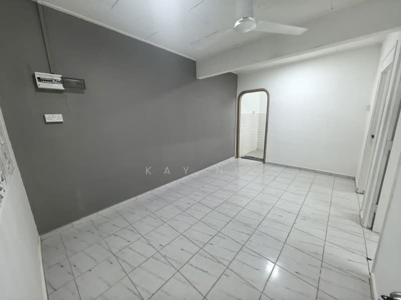 Flat for Sale at Flat Taman Ungku Tun Aminah - Kay Ng - Living Room - PropertyGuru.com.my