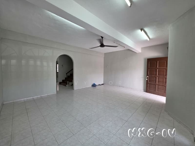 2-storey Terraced House for Rent in Taman Sentosa (Klang) - Ivy Por - Living Room - PropertyGuru.com.my