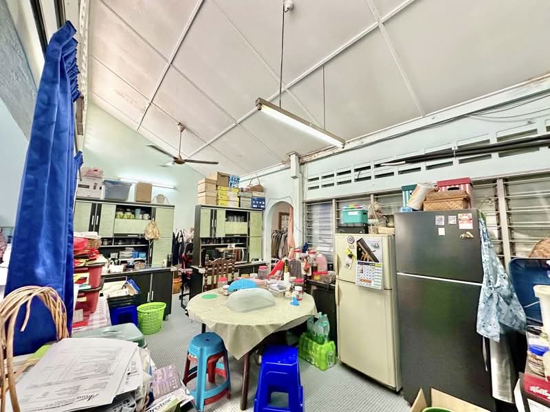 1-storey Terraced House for Sale in Kelana Jaya (Petaling Jaya) - Naim Kassim - Kitchen - PropertyGuru.com.my