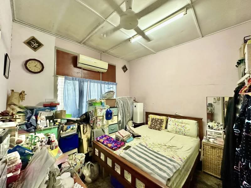 1-storey Terraced House for Sale in Kelana Jaya (Petaling Jaya) - Naim Kassim - Bedroom - PropertyGuru.com.my