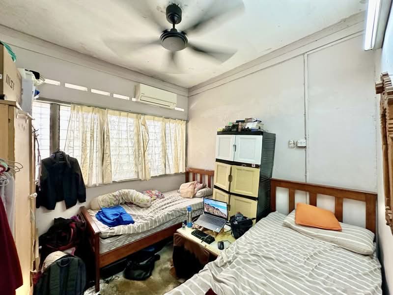 1-storey Terraced House for Sale in Kelana Jaya (Petaling Jaya) - Naim Kassim - Bedroom - PropertyGuru.com.my