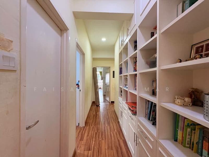 Kondominium untuk Dijual di Desa Villas - Faisal Abu Omar - Corridor - PropertyGuru.com.my