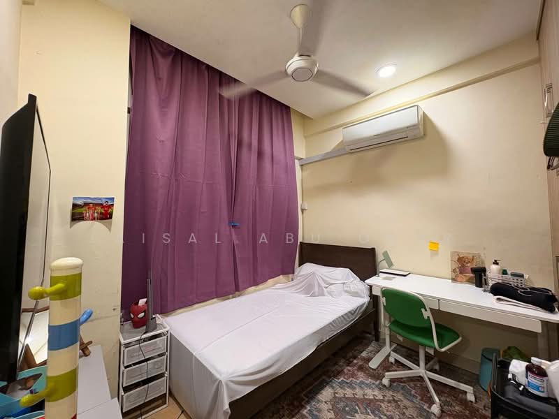 Kondominium untuk Dijual di Desa Villas - Faisal Abu Omar - Bedroom - PropertyGuru.com.my