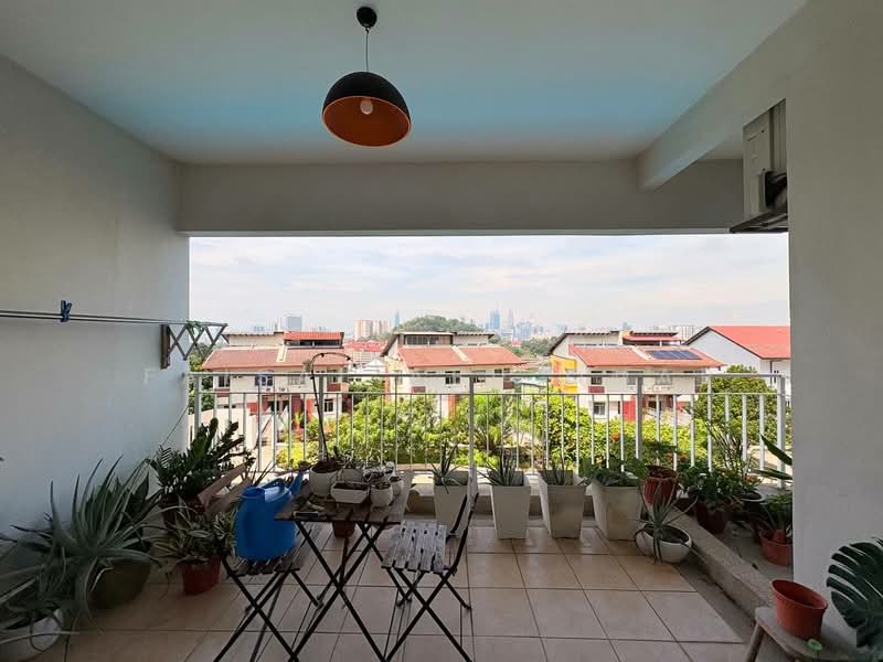 Kondominium untuk Dijual di Desa Villas - Faisal Abu Omar - Balcony - PropertyGuru.com.my